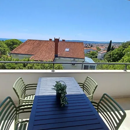 Daria Apartment *