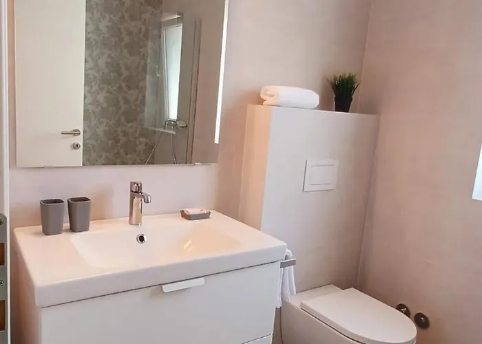 Daria アパート クルク